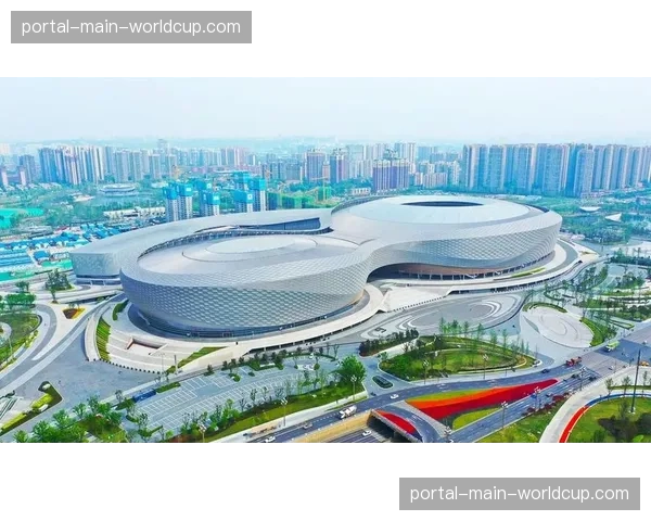 成都凤凰山篮球中心通过验收,将成为下赛季四川队新主场及潜在全明星举办地 成都凤凰山篮球中心通过验收,将成为下赛季四川队新主场及潜在全明星举办地