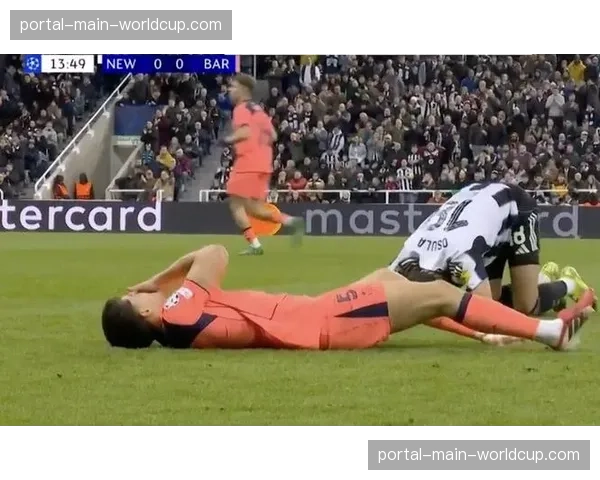 弗伦基·德容挑传助攻拉什福德破门,巴萨4-1锁定胜局 弗伦基·德容挑传助攻拉什福德破门,巴萨4-1锁定胜局