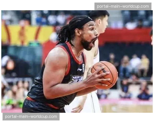 萨林杰大腿拉伤刚愈复出，广东内线轮换依然紧张